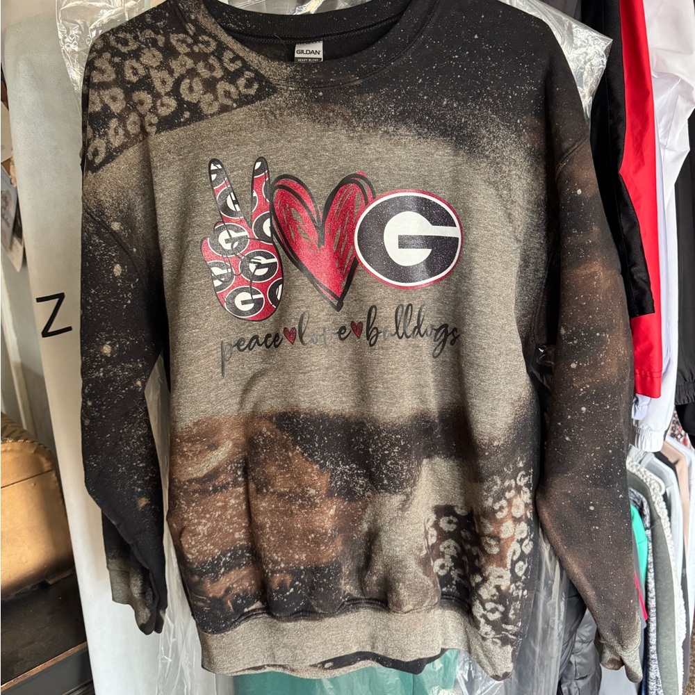 Gildan Black and Brown Graphic Sweatshirt